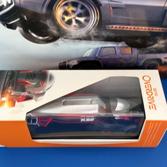 Anki Overdrive Fast & Furious Edition Starter Edition with extra car - Picture 2 of 4